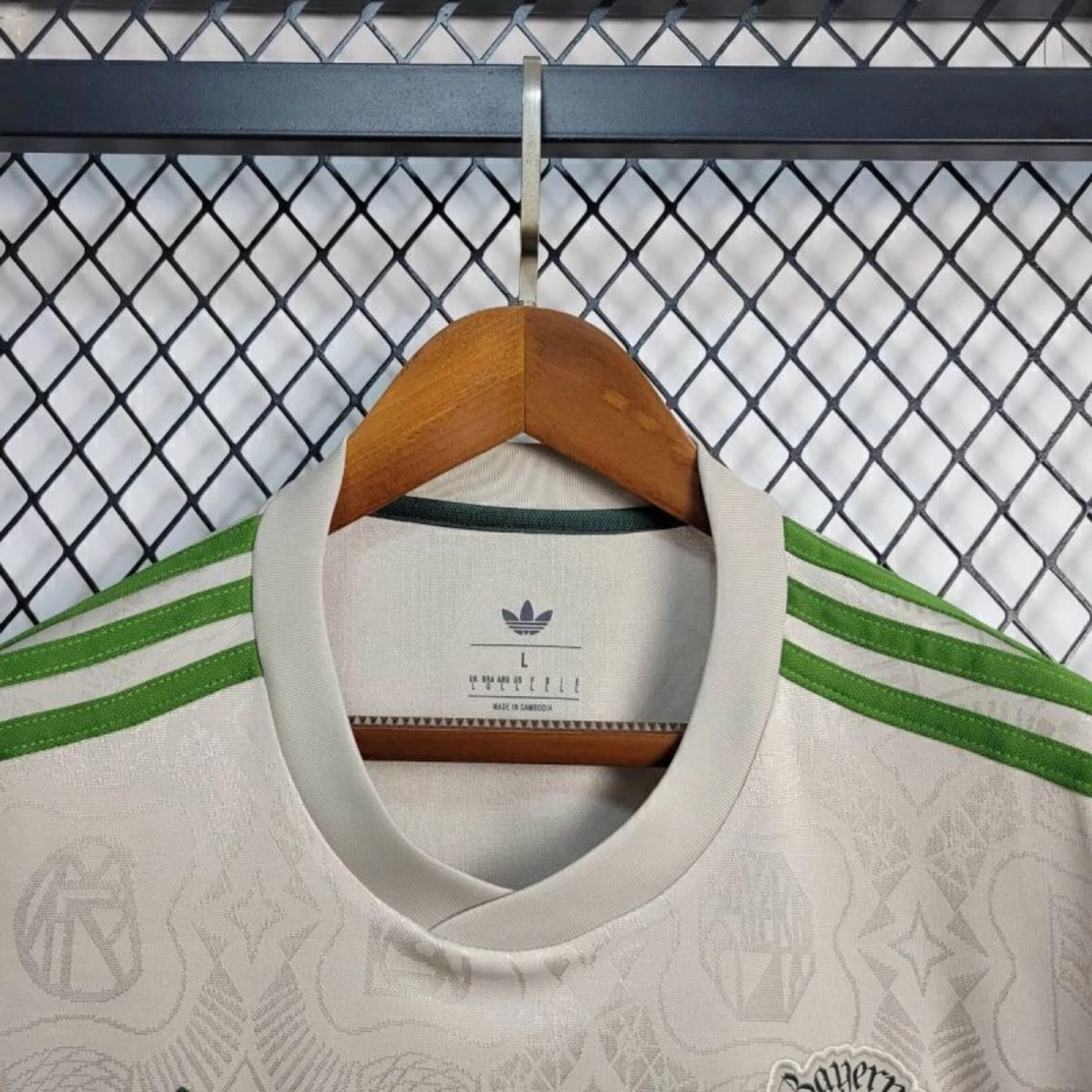 Bayern Oktoberfest dres  - 25/26