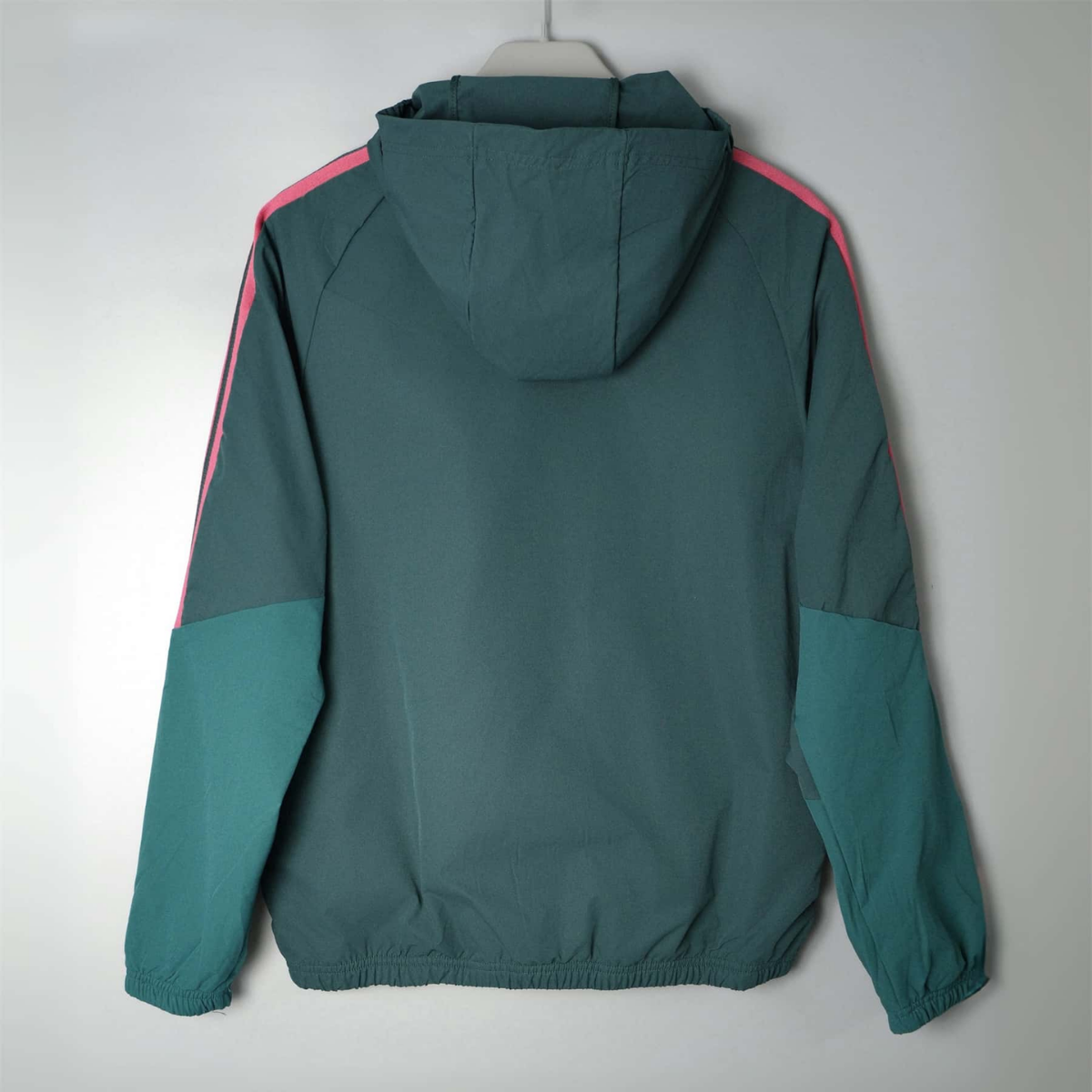 Real Madrid Dark Green Vjetrovka - 2026/27