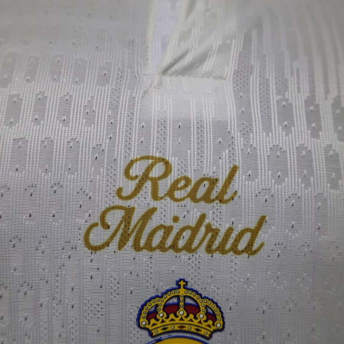 Real Madrid Cream Gold City Special Edition Player Verzija dres - 2026/27