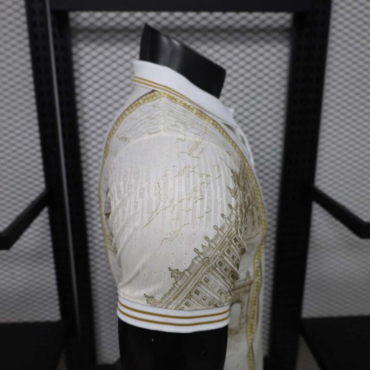 Real Madrid Cream Gold City Special Edition Player Verzija dres - 2026/27