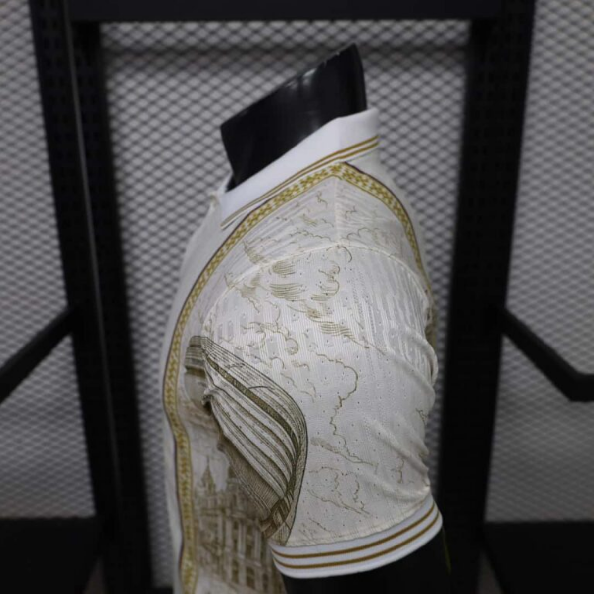 Real Madrid Cream Gold City Special Edition Player Verzija dres - 2026/27