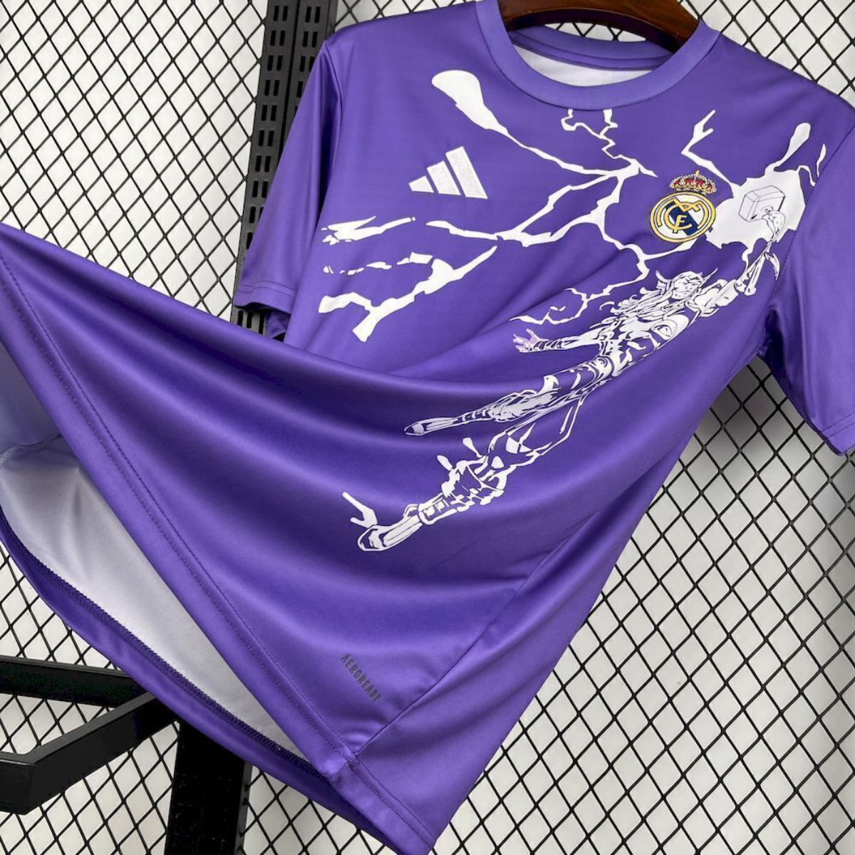 Real Madrid Pre-Match Marvel Avengers dres - 25/26