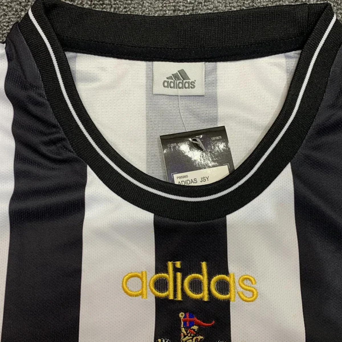 Newcastle Retro dres - 97/99