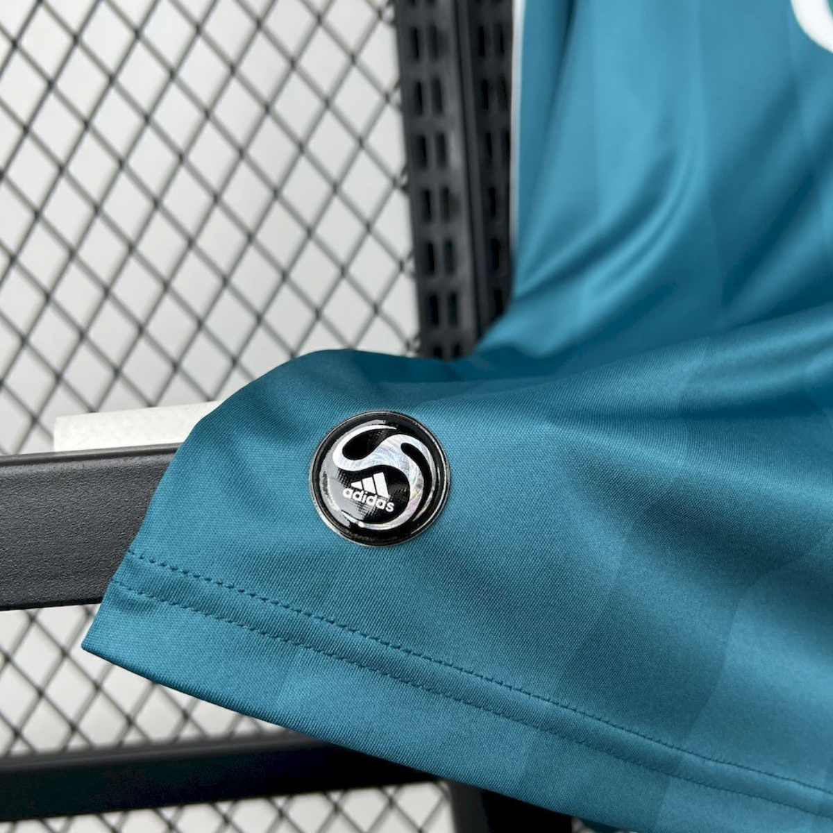 Liverpool III Dugi Rukav Retro dres - 08/09