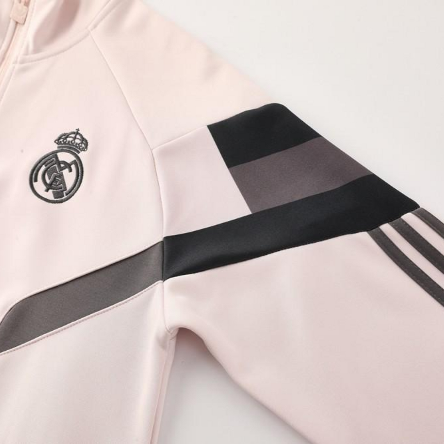 Real Madrid Light Pink Komplet - 2024/25